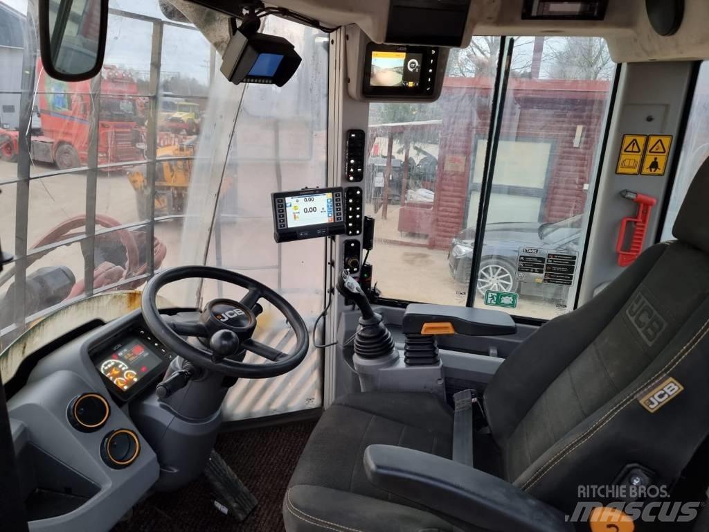 JCB 427 Iekrāvēji uz riteņiem