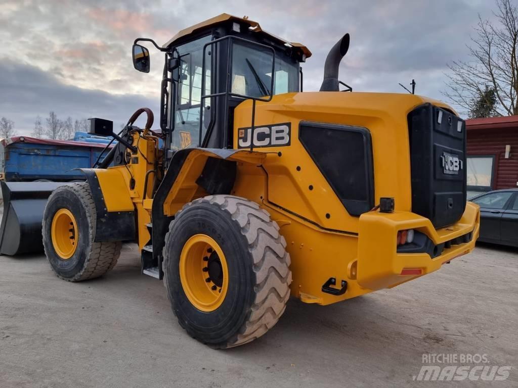 JCB 427 Iekrāvēji uz riteņiem