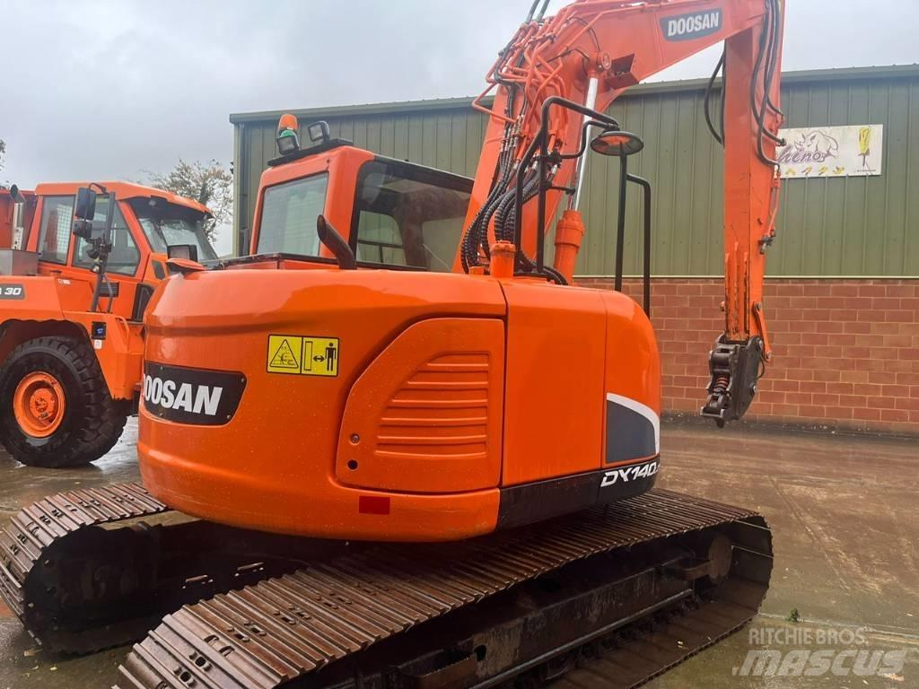 2015 DX140LCR-3 Kāpurķēžu ekskavatori
