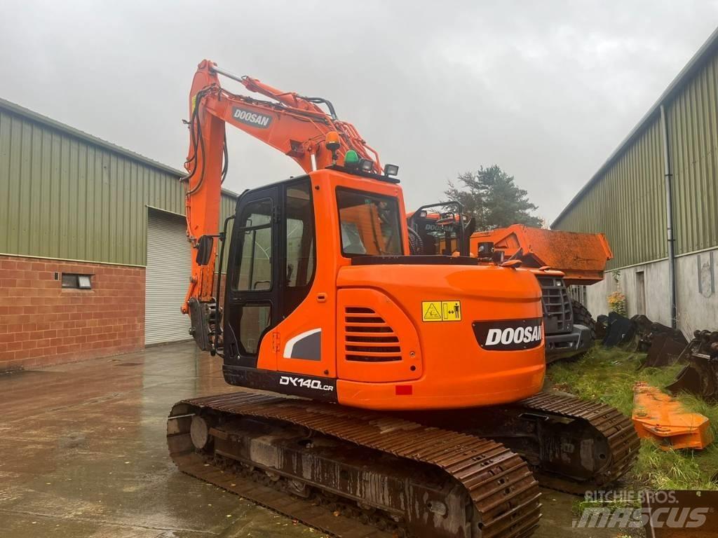  2015 DX140LCR-3 Kāpurķēžu ekskavatori
