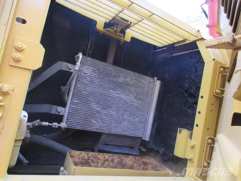 Komatsu PC 240 Kāpurķēžu ekskavatori