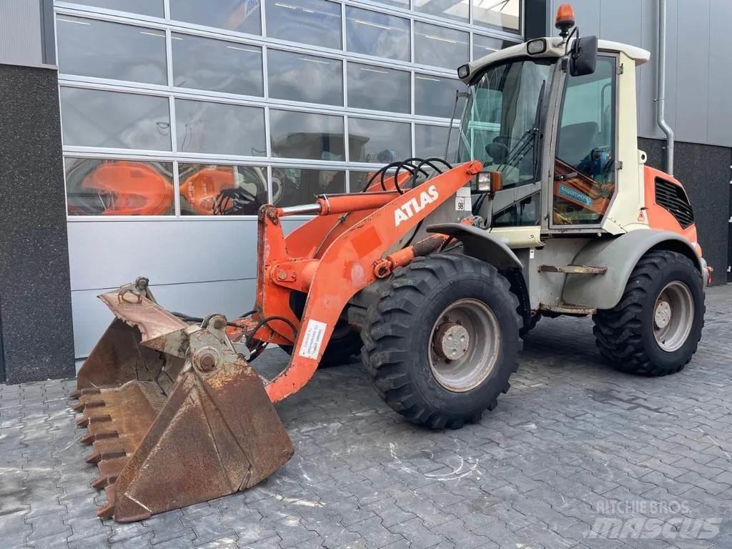 Atlas AR70 Iekrāvēji uz riteņiem