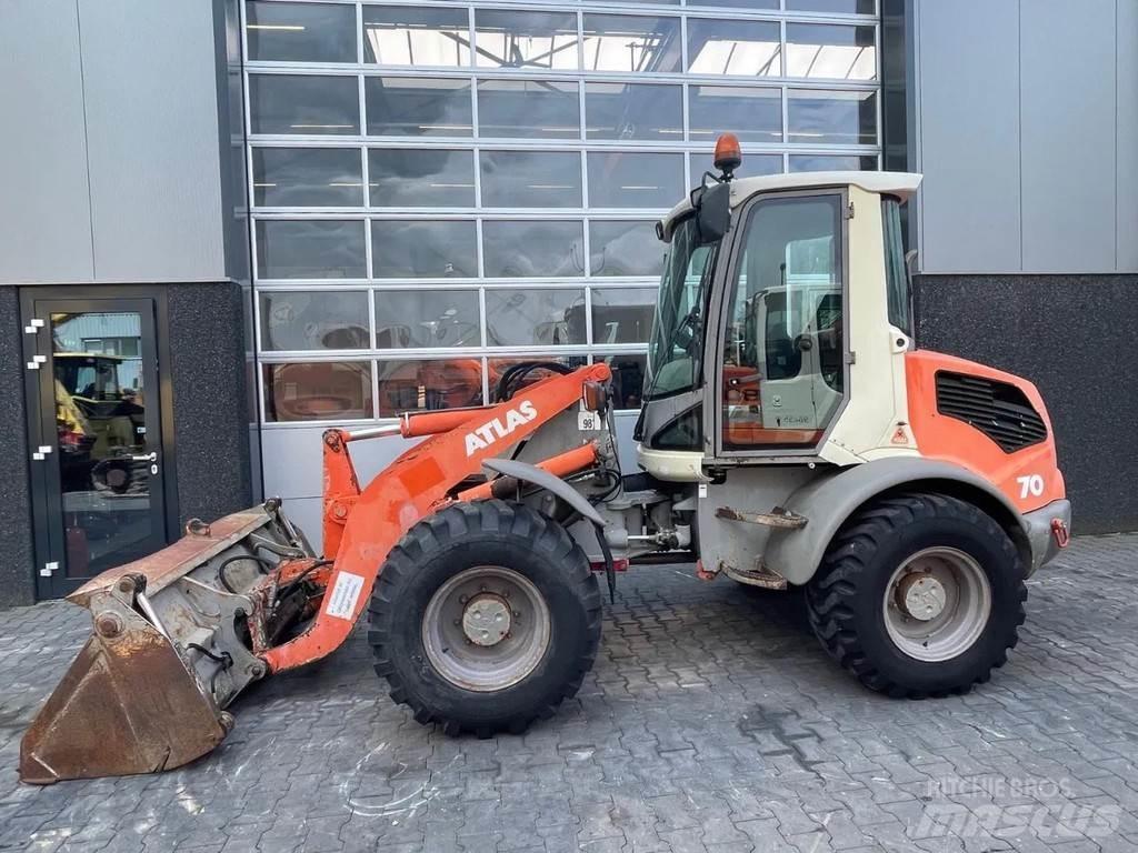 Atlas AR70 Iekrāvēji uz riteņiem