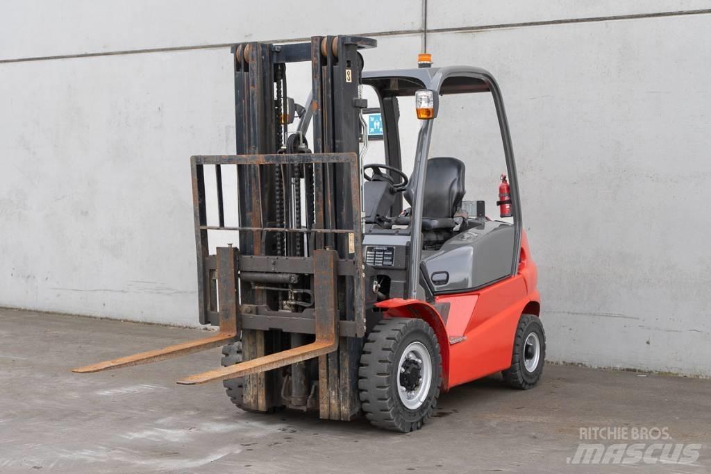 Manitou MI 25 D Tehnika ar dīzeļa dzinēju