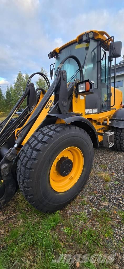 JCB 412 S Iekrāvēji uz riteņiem