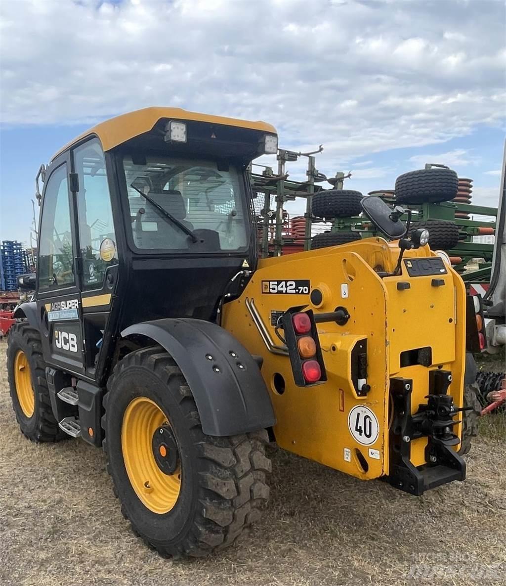 JCB 542-70 Lauksaimniecības pacēlāji