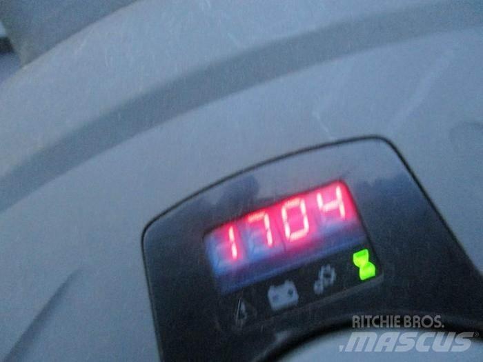 Toyota LPE 250 Hidrauliskās stalažas ar platformu