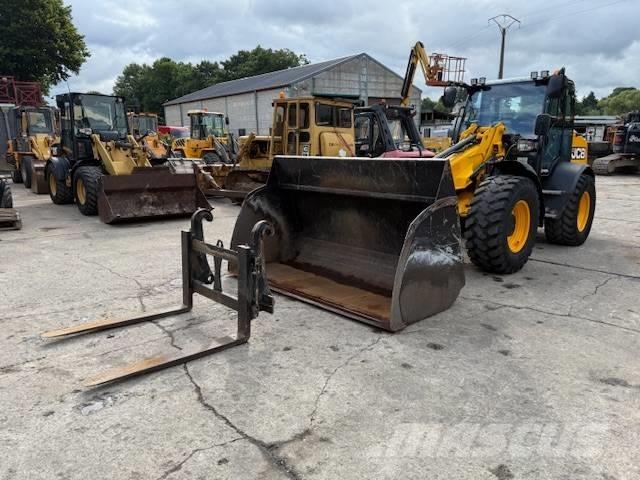 JCB TM 320 S Teleskopiskie manipulatori