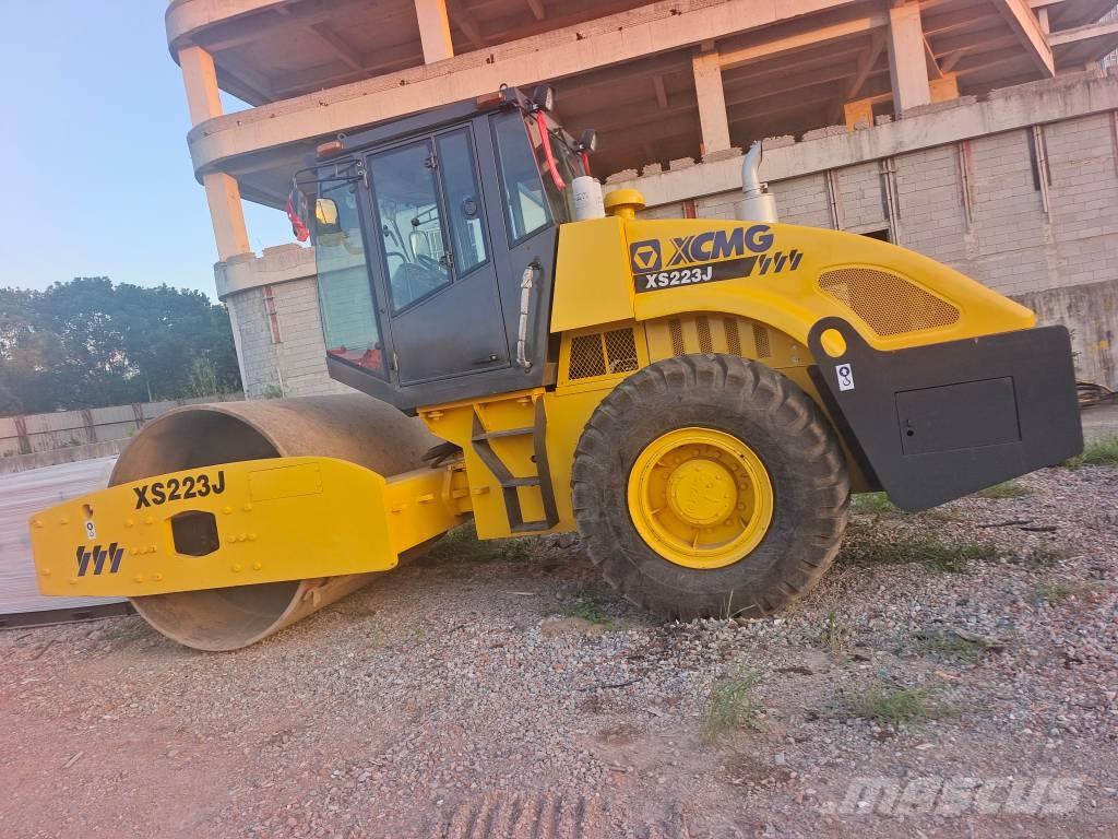 XCMG XS 223J Vienvalča grunts veltņi