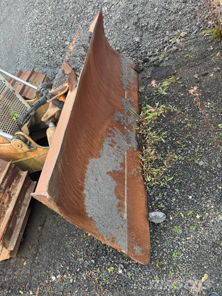 CASE 1150 E Kāpurķēžu buldozeri