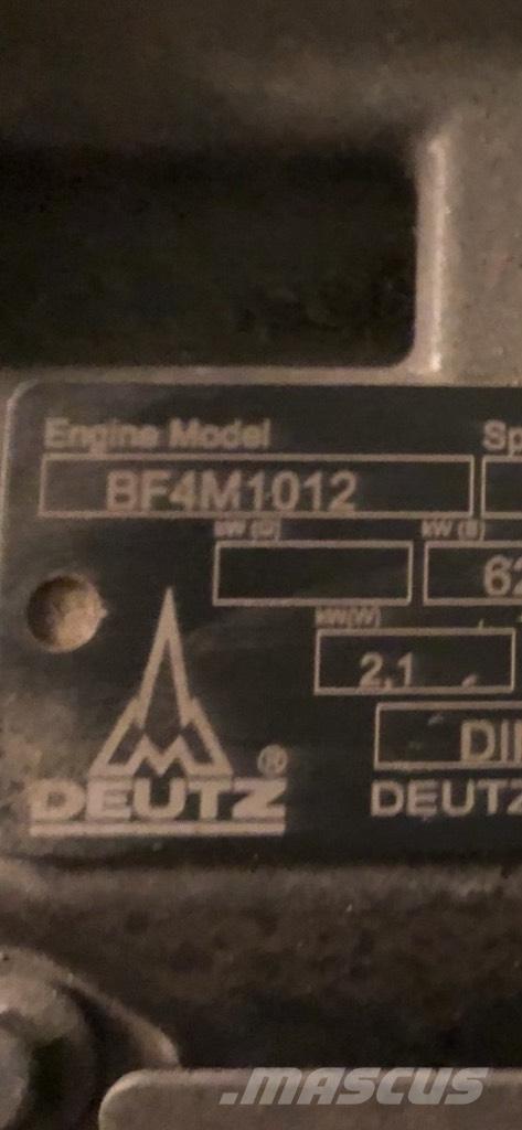 Deutz BF4M1012 Iekrāvēji uz riteņiem
