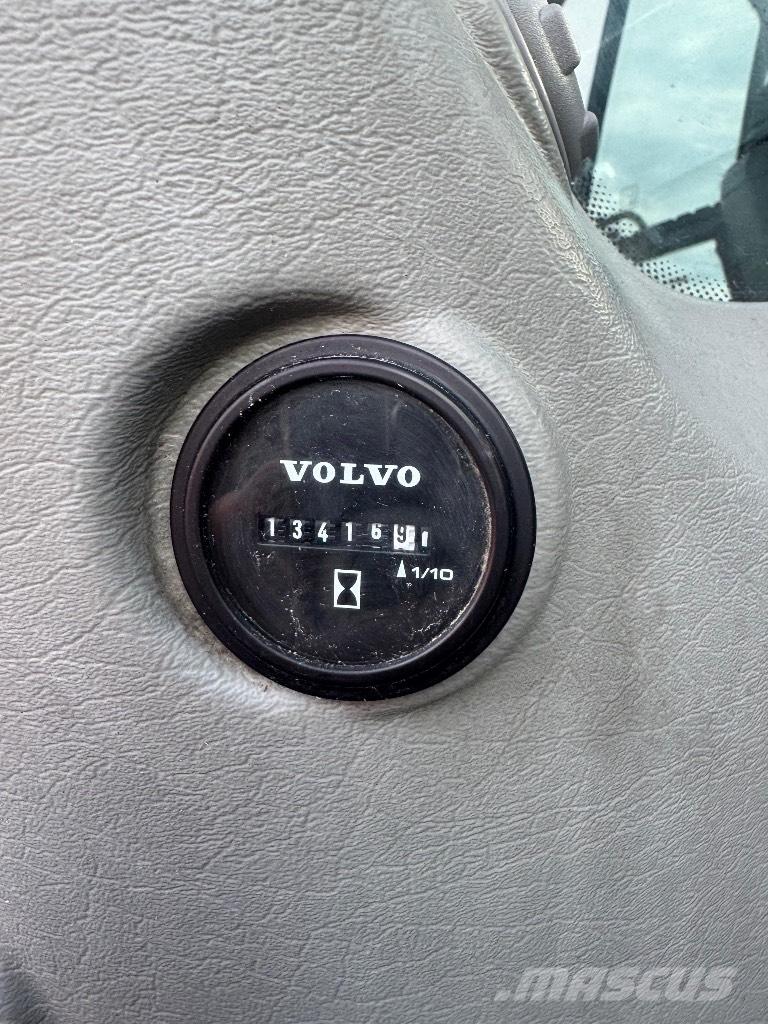 Volvo EC 250 EL Kāpurķēžu ekskavatori