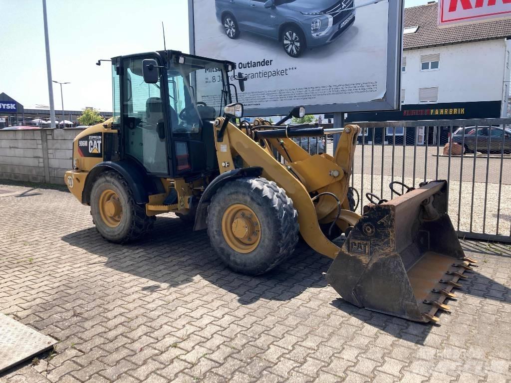 CAT 906 M Iekrāvēji uz riteņiem