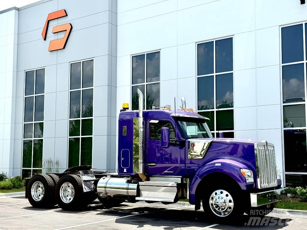 Kenworth W 990 Vilcēji