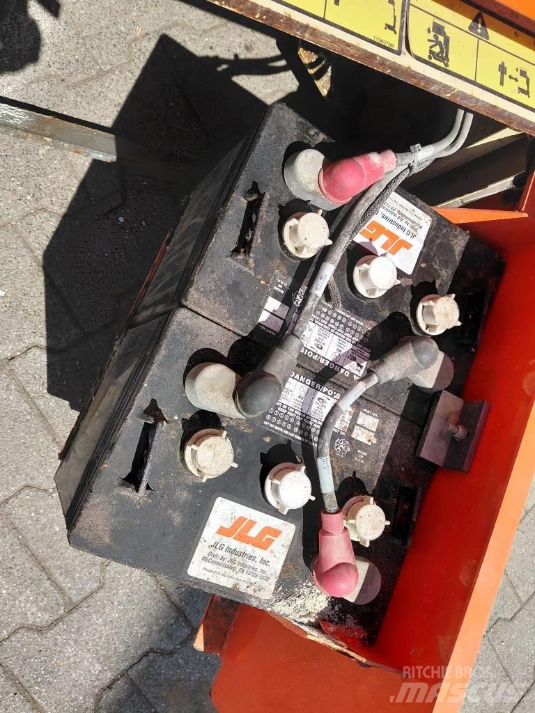 JLG 1230 ES Šķerveida pacēlāji