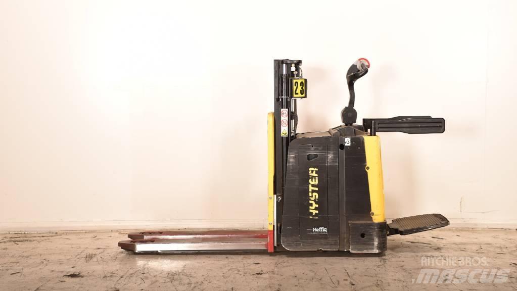 Hyster P2.0SD Hidrauliskās stalažas ar platformu