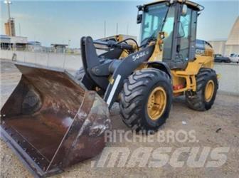 John Deere 544K Iekrāvēji uz riteņiem