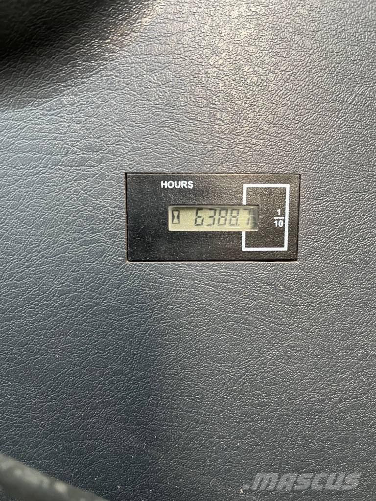 Hyundai HX 145 LCR Kāpurķēžu ekskavatori