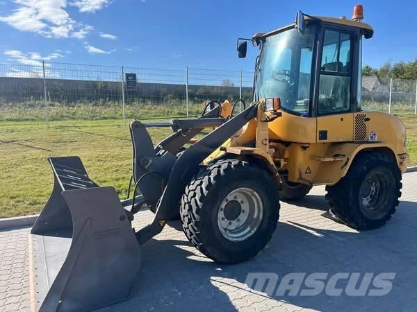 Volvo L 30 B Iekrāvēji uz riteņiem
