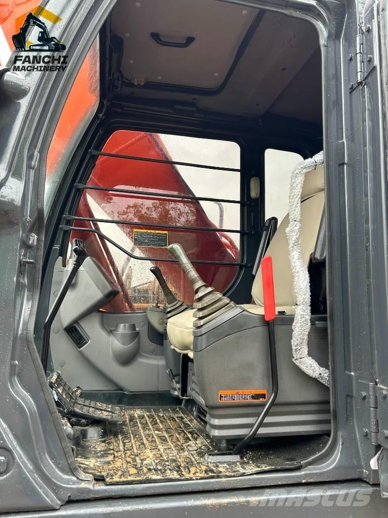 Hitachi 210LC Kāpurķēžu ekskavatori