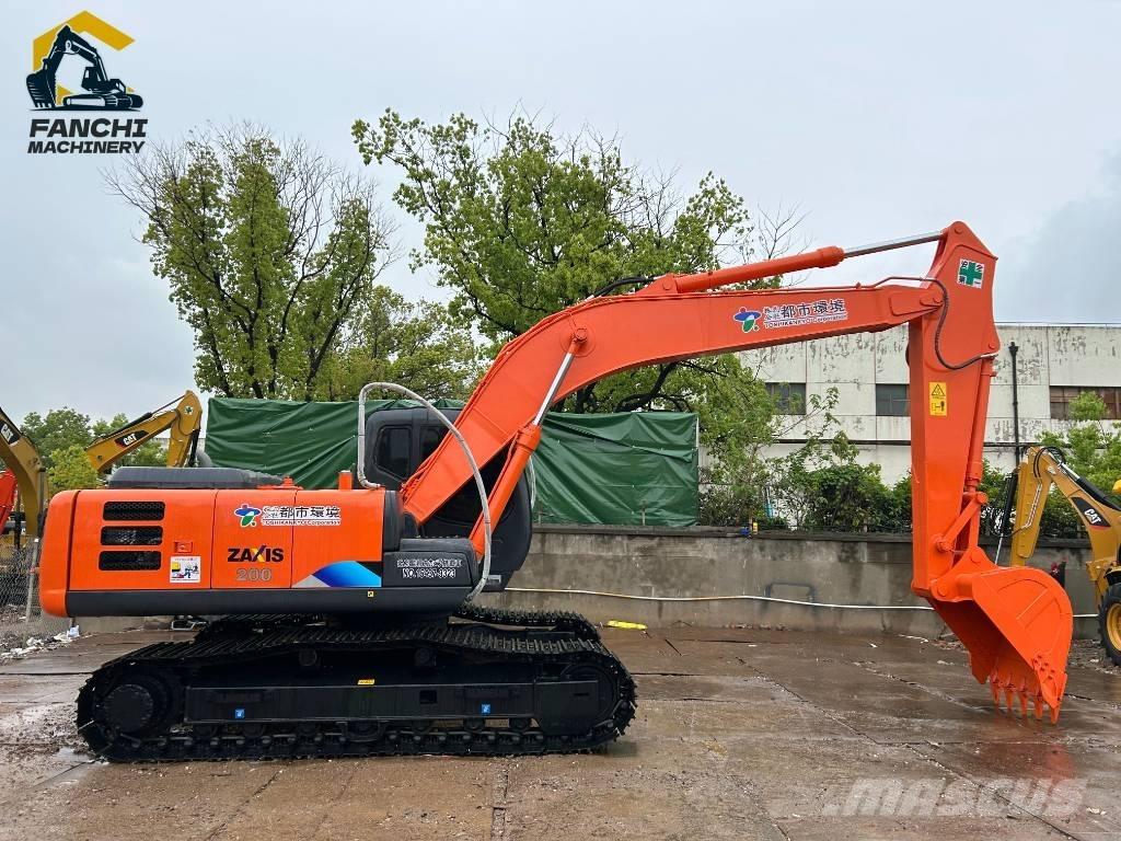 Hitachi 210LC Kāpurķēžu ekskavatori