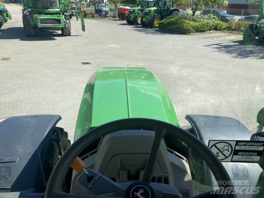 John Deere 6R215 Traktori