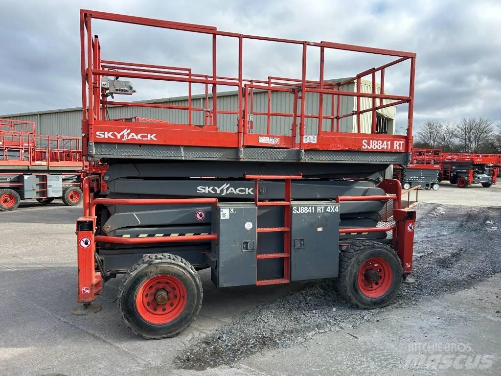 SkyJack SJ 8841 RT Šķerveida pacēlāji