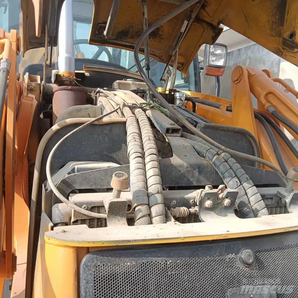 JCB 3CX Ekskavatori-iekrāvēji