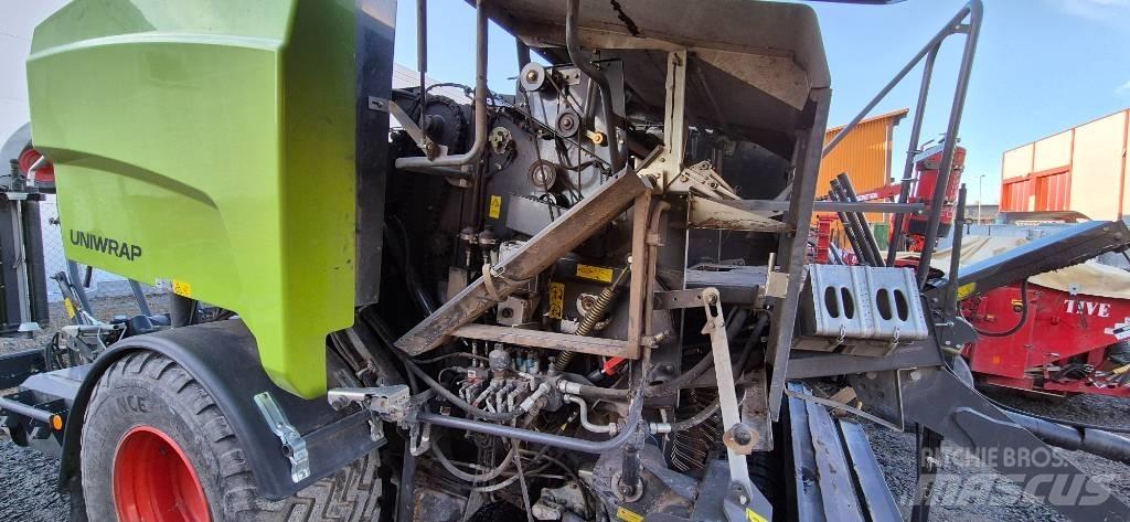 CLAAS 455 Uniwrap Rituļu preses