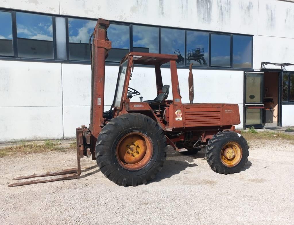 Manitou 4RM30G Tehnika ar dīzeļa dzinēju