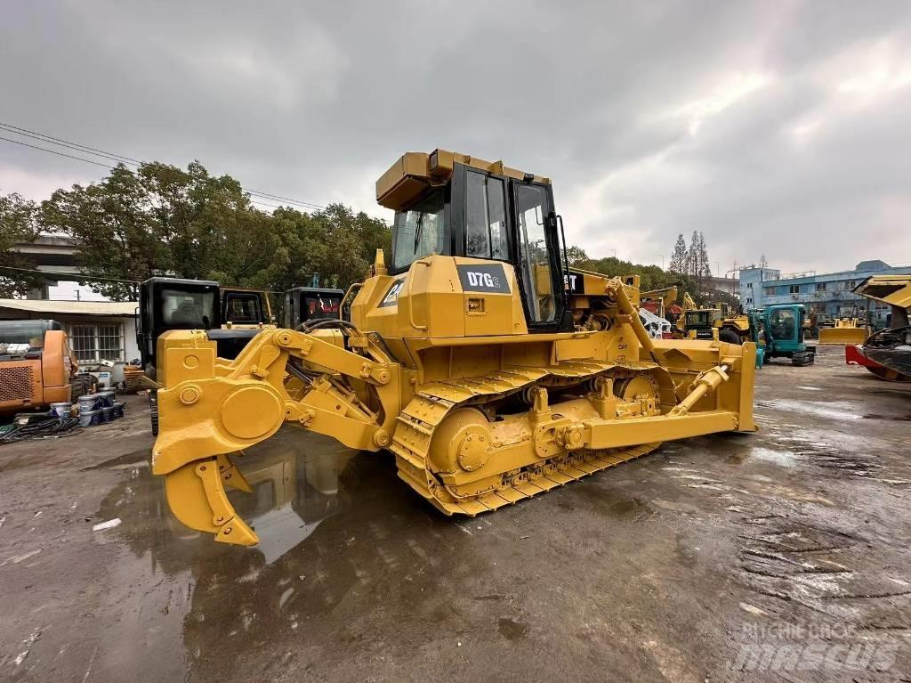 CAT D 7 G Kāpurķēžu buldozeri