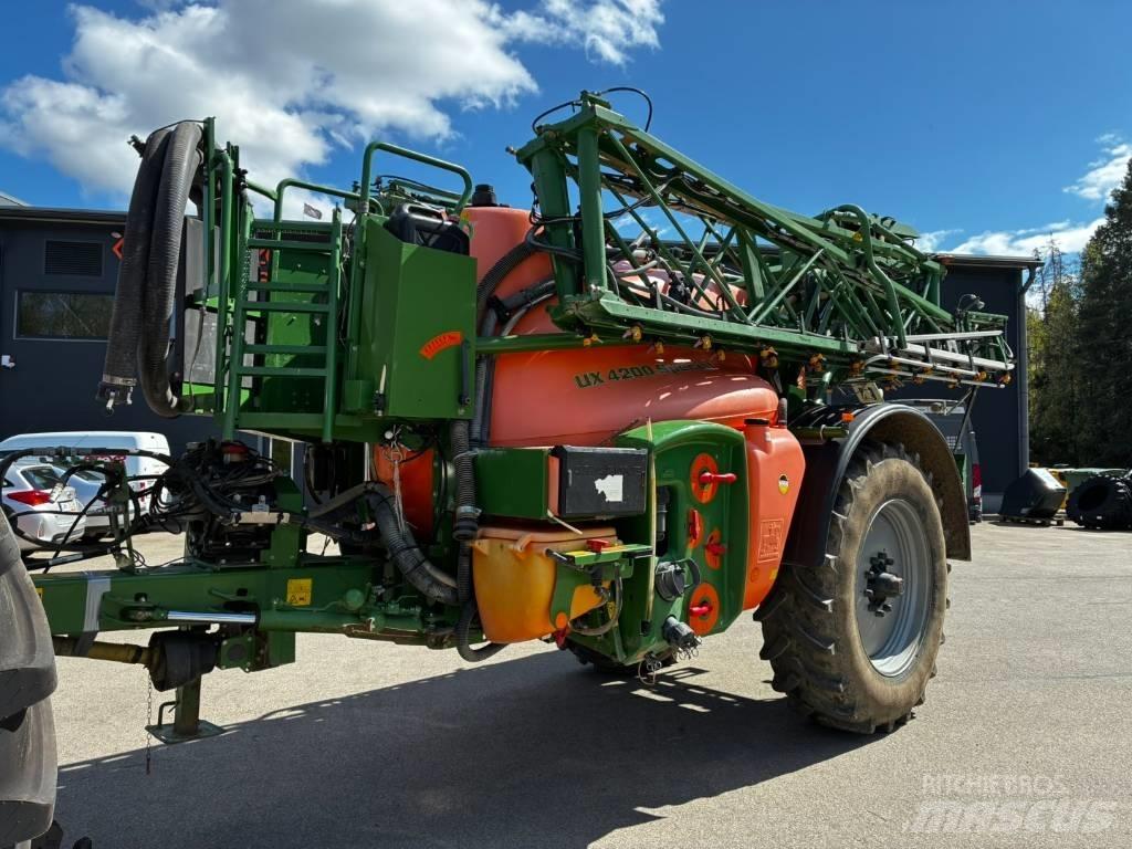 Amazone UX 4200 Piekabināmie smidzinātāji(miglotāji)