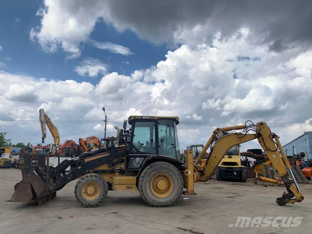 CAT 442 D Ekskavatori-iekrāvēji