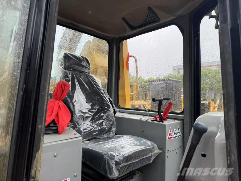 CAT D 7 G Kāpurķēžu buldozeri