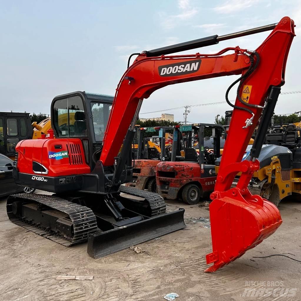 Doosan DX60 Kāpurķēžu ekskavatori