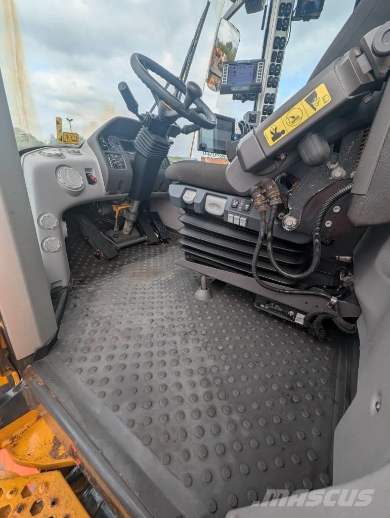 Volvo L 220 H Iekrāvēji uz riteņiem