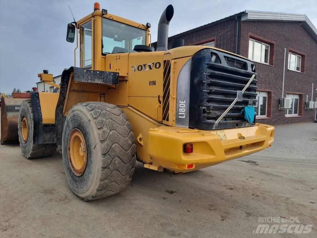 Volvo L 180 E Iekrāvēji uz riteņiem