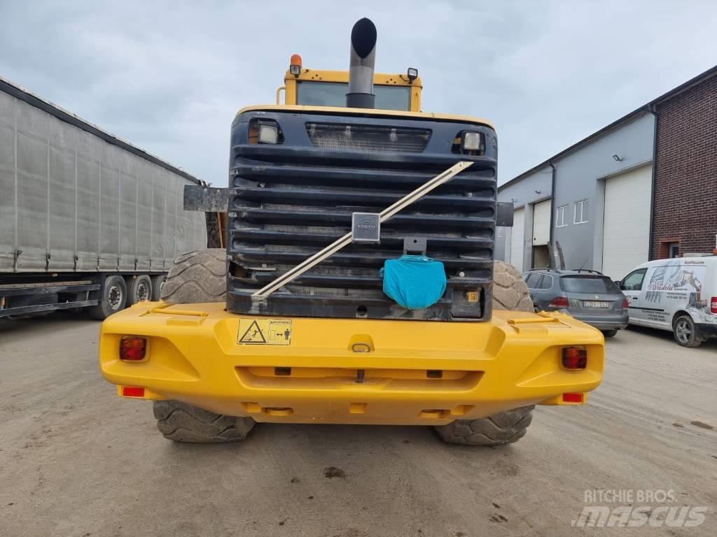 Volvo L 180 E Iekrāvēji uz riteņiem