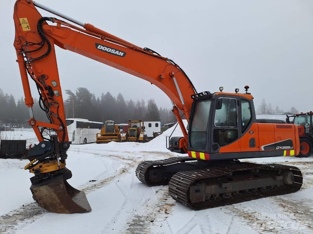 Doosan DX 225 LC Kāpurķēžu ekskavatori