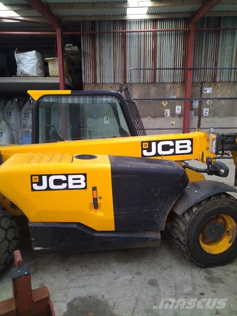 JCB 525-60 Teleskopiskie manipulatori