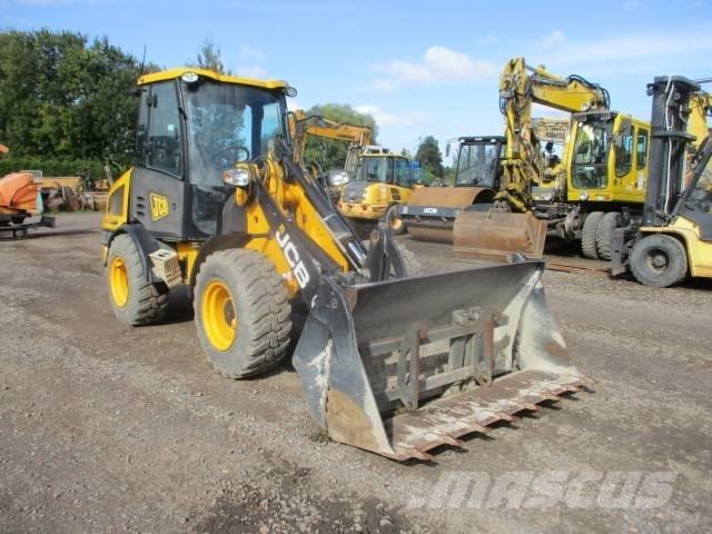 JCB 407 Iekrāvēji uz riteņiem