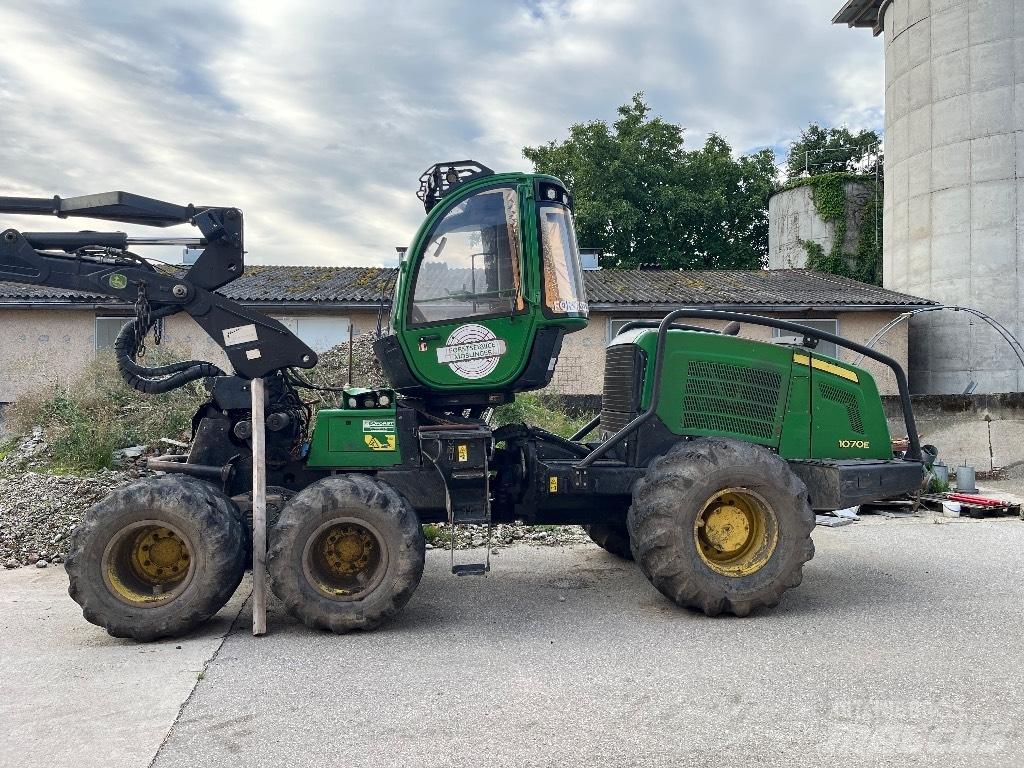 John Deere 1070 E Harvesteri
