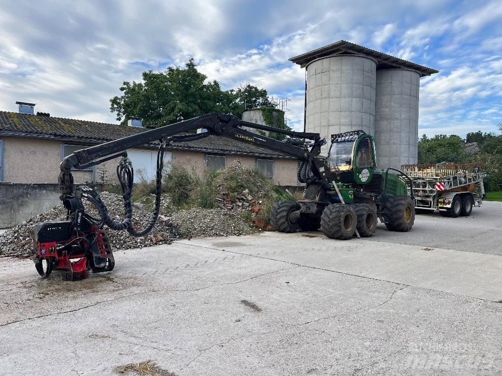 John Deere 1070 E Harvesteri