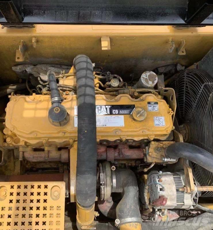 CAT 330DL Kāpurķēžu ekskavatori