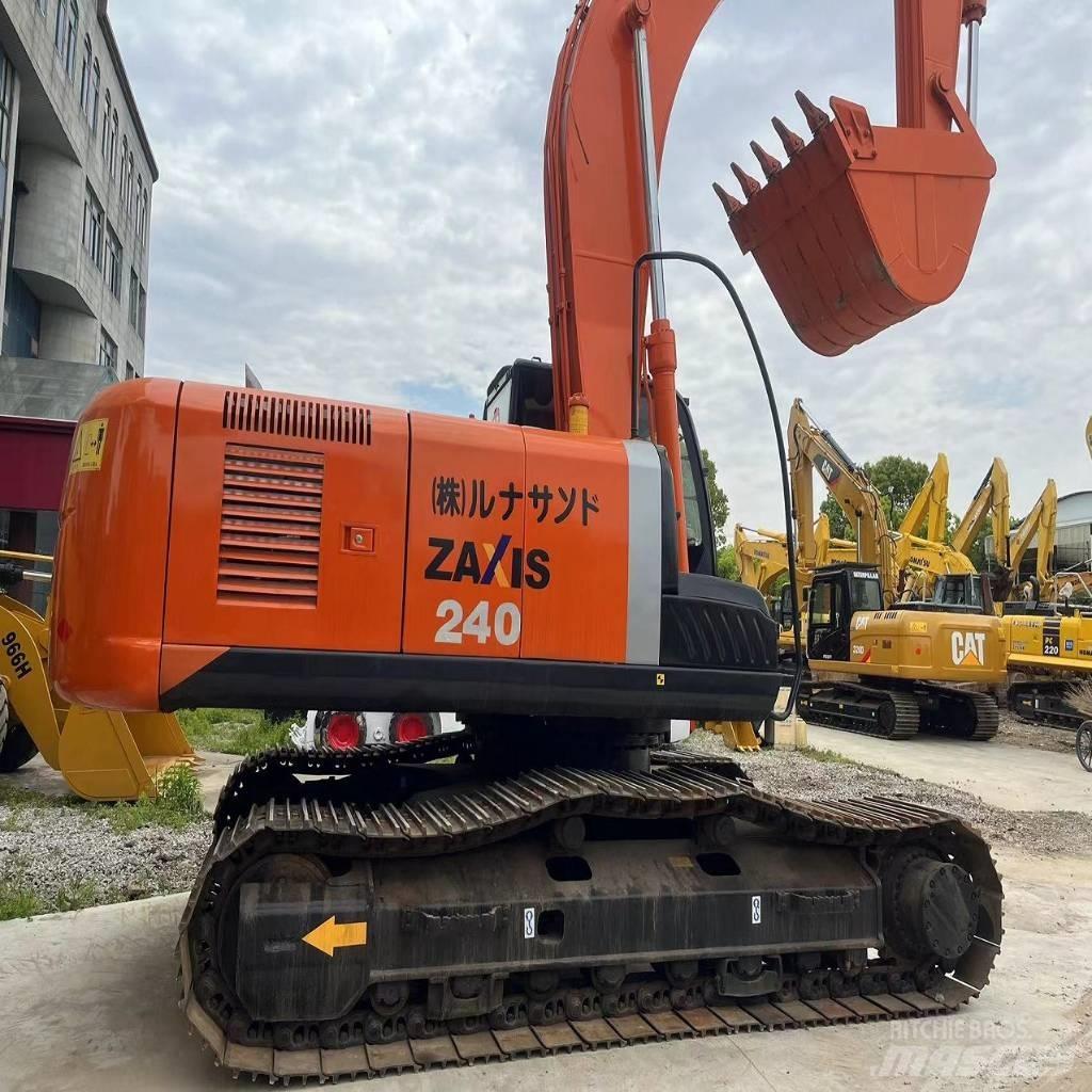Hitachi ZX 240 Kāpurķēžu ekskavatori