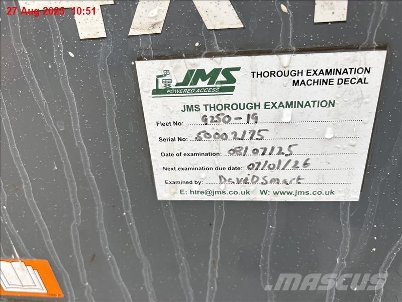 SkyJack SJ 9250 RT Šķerveida pacēlāji