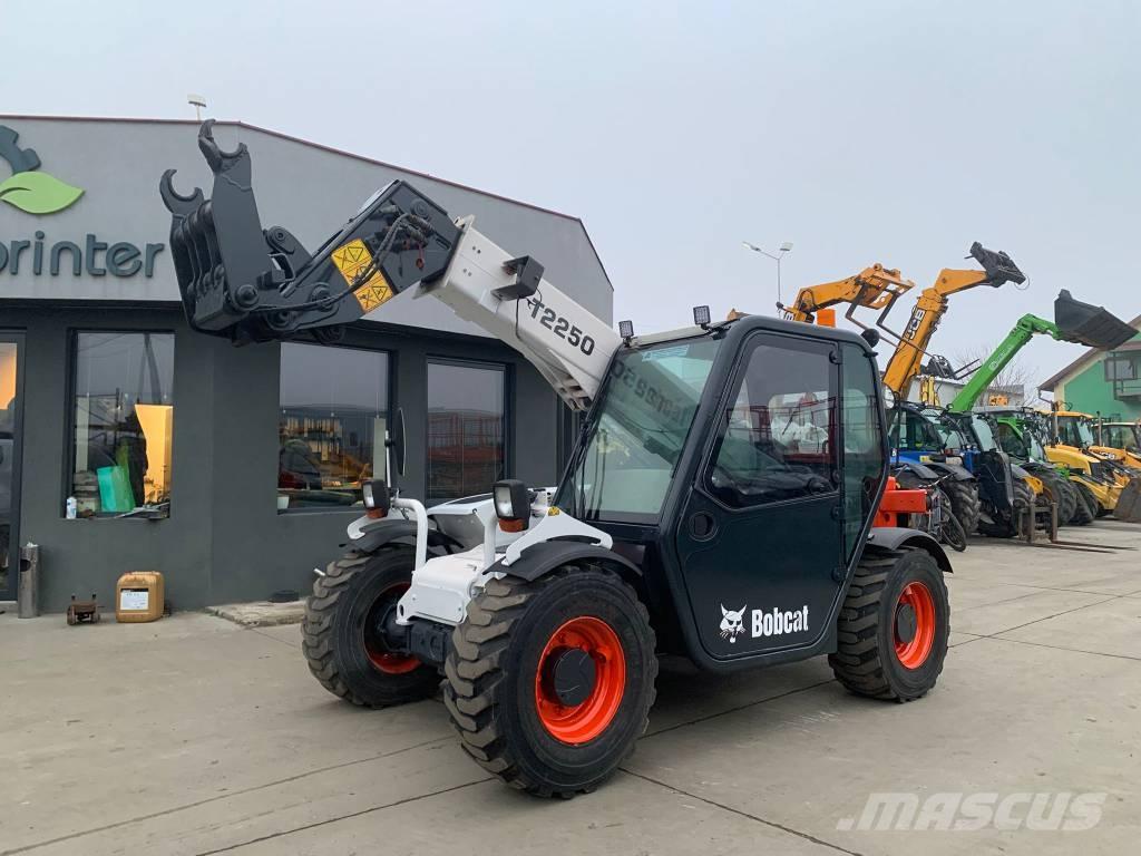 Bobcat T 2250 Lauksaimniecības pacēlāji