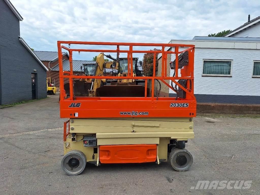 JLG 2030 ES Šķerveida pacēlāji