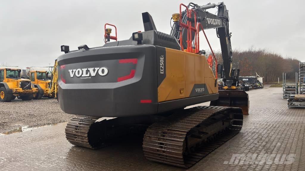 Volvo EC 250 EL Kāpurķēžu ekskavatori