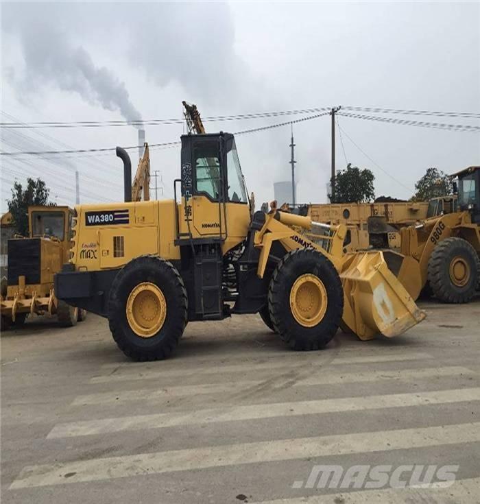 Komatsu WA 380-3 Iekrāvēji uz riteņiem